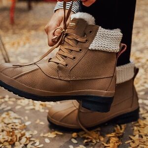 Koolaburra by Ugg Sylia Womens Short Brown Duck Boot Lace-Up Knit Cuff | 7.5